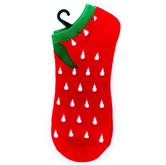 99% Fresh Strawberry Fruit No Show Ankle Socks Womens Novelty Gift - Picture 2 of 3